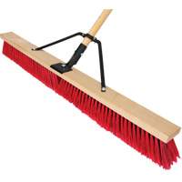 Balai-brosse &agrave; manche renforc&eacute;, 36", Moyen, Soies PVC NRZ Safety Inc.