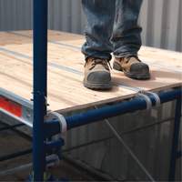 Tour d'&eacute;chafaudage compl&egrave;te avec roulettes, 69-1/2" p x 178" h NRZ Safety Inc.