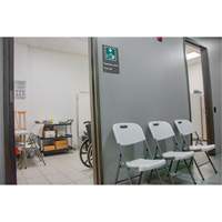 Chaises pliantes, Poly&eacute;thyl&egrave;ne, Blanc, Capacit&eacute; 350 lb NRZ Safety Inc.