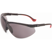 Lunettes de s&eacute;curit&eacute; Uvex Genesis avec lentilles HydroShield, Lentille Grise/fum&eacute;e, Antibu&eacute;e, R&eacute;pond ou surpasse la norme CSA Z94.3 NRZ Safety Inc.