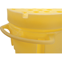 Trousse de lutte contre les d&eacute;versements de premi&egrave;re qualit&eacute;, Universel, Overpack/Baril de r&eacute;cup&eacute;ration, Absorbance de 95 gal. US NRZ Safety Inc.