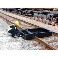 Ultra-Track Berm, 144 US gal. Capacity, 4' W x 6' L x 12" H, Foam Wall NRZ Safety Inc.