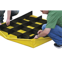 Ultra-Spill Pallet flexible, 4 barils, Capacit&eacute; de d&eacute;versement 66 gal. US, 48" x 48" x 7" NRZ Safety Inc.