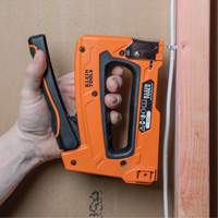 Agrafeuse pour c&acirc;blage libre, Agrafes 5/16"/1/4"/11/32" NRZ Safety Inc.