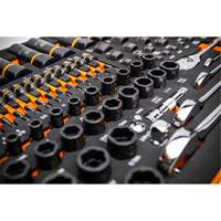 Jeu d'outils pour m&eacute;canicien Bolt Biter dans un plateau de rangement en mousse 97 mcx NRZ Safety Inc.